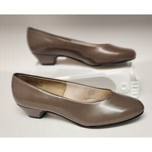 Soft Style Women's Angel II  Tan Putty Elegance Dress Pump Heel Shoes Size 9.5W